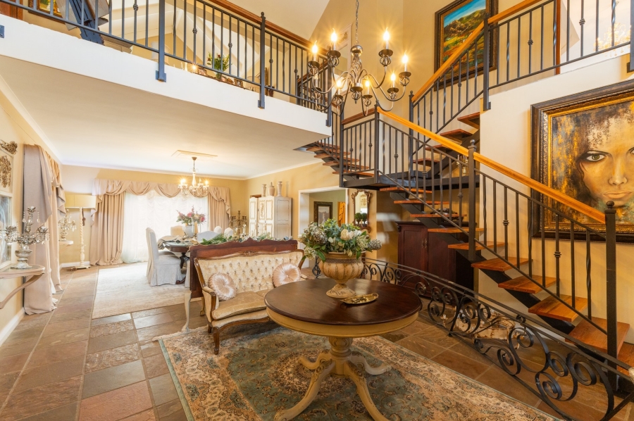 5 Bedroom Property for Sale in Northcliff Western Cape